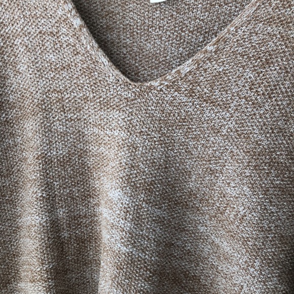 🐶 H&M Conscious Light Sweater in Tan & Beige 🐶 - Picture 3 of 5